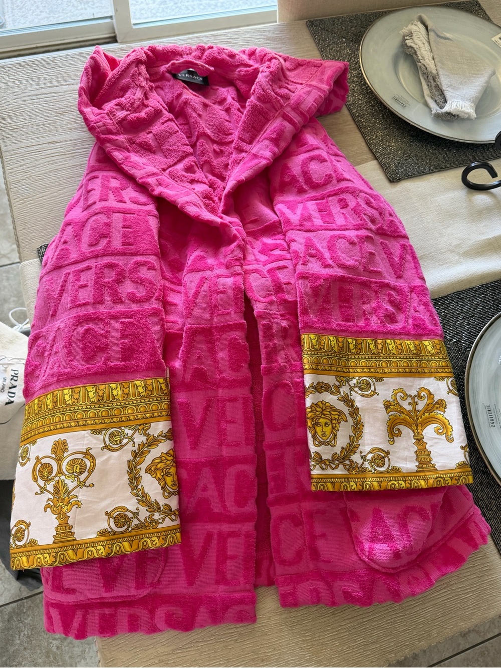 I ♡ Baroque Short Bathrobe - Picture 2 of 4